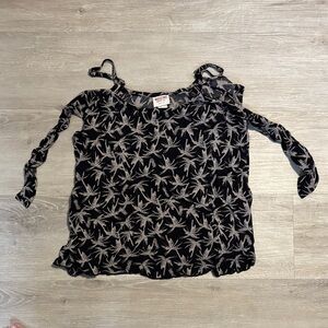 Mossimo Supply Co. Black and Gray Patterned Blouse